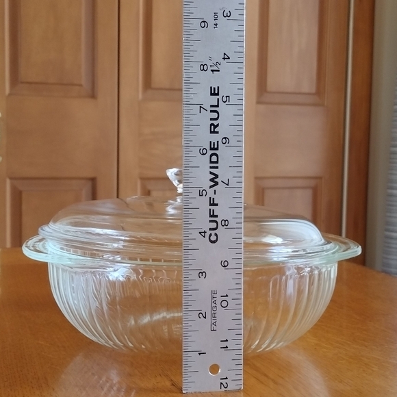 Pyrex 2 Qt Ribbed Clear Casserole with Matching Lid Light Green Tint #024-S - Picture 5 of 7